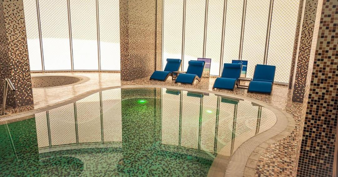 White Tower Prestige Mamaia